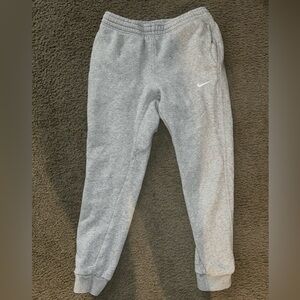 Nike Sweatpants Men's| Size: M| Color: Gray| Club Fleece Tapered Joggers